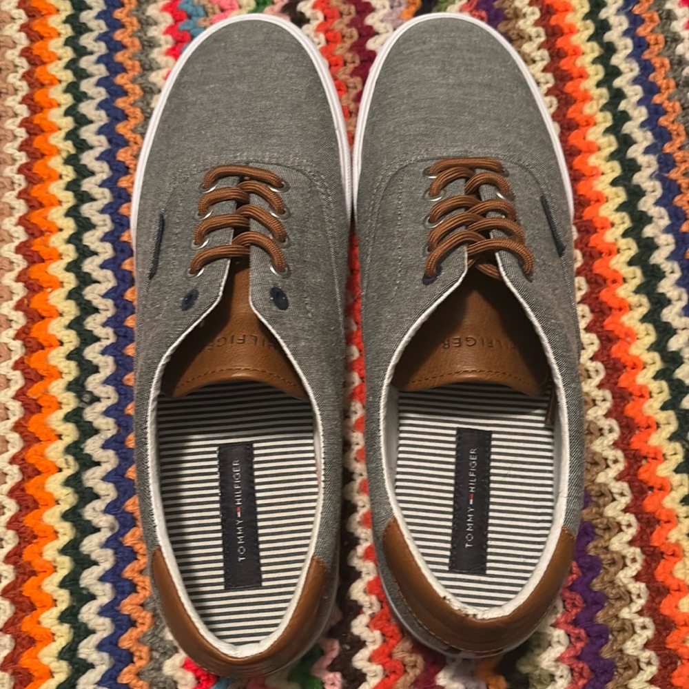 Mens casual shoe